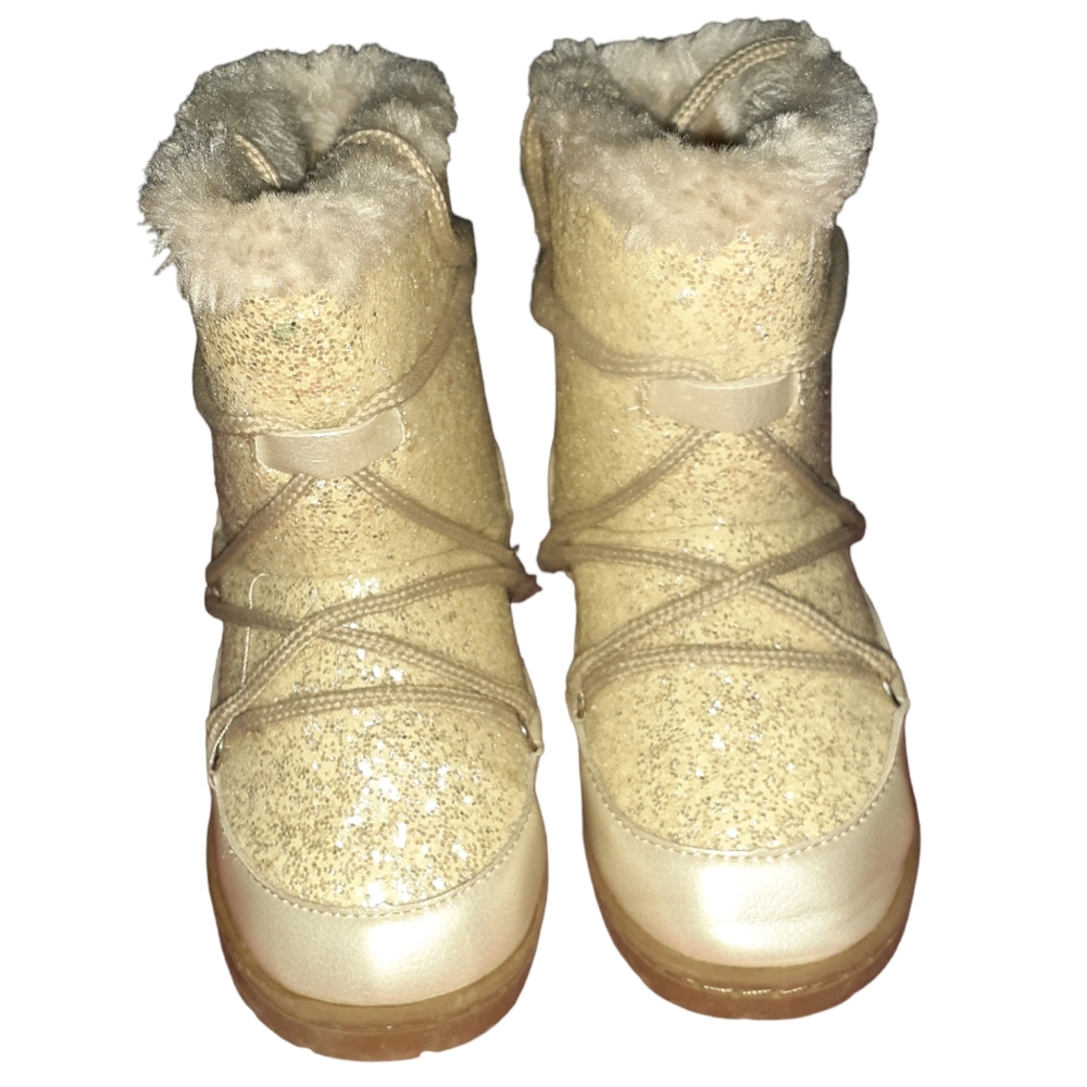 COVER GIRL IVORY BOOTS SIZE 10